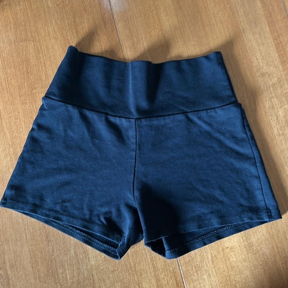 Rock Steady - High waisted Stretch Shorts - Picture 5 of 5